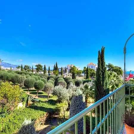 Stunning Sea View Penthouse For 8 People *