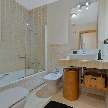 Stunning Sea View Penthouse For 8 People 펜션