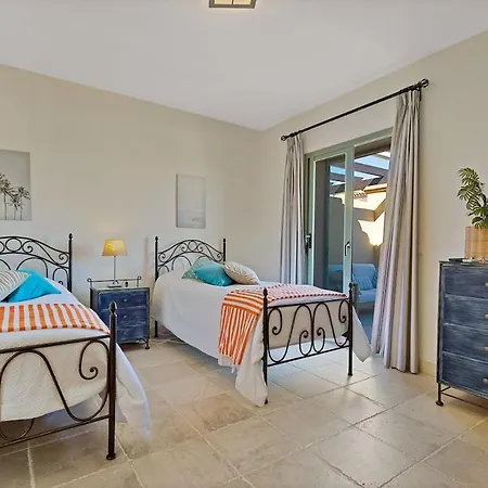 Stunning Sea View Penthouse For 8 People 에스테포나