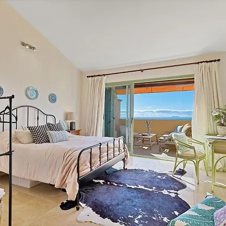 Stunning Sea View Penthouse For 8 People * 에스테포나